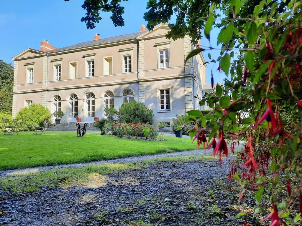 Bed and Breakfast Domaine Du Plessis Grimaud Saint-Viaud Exterior foto